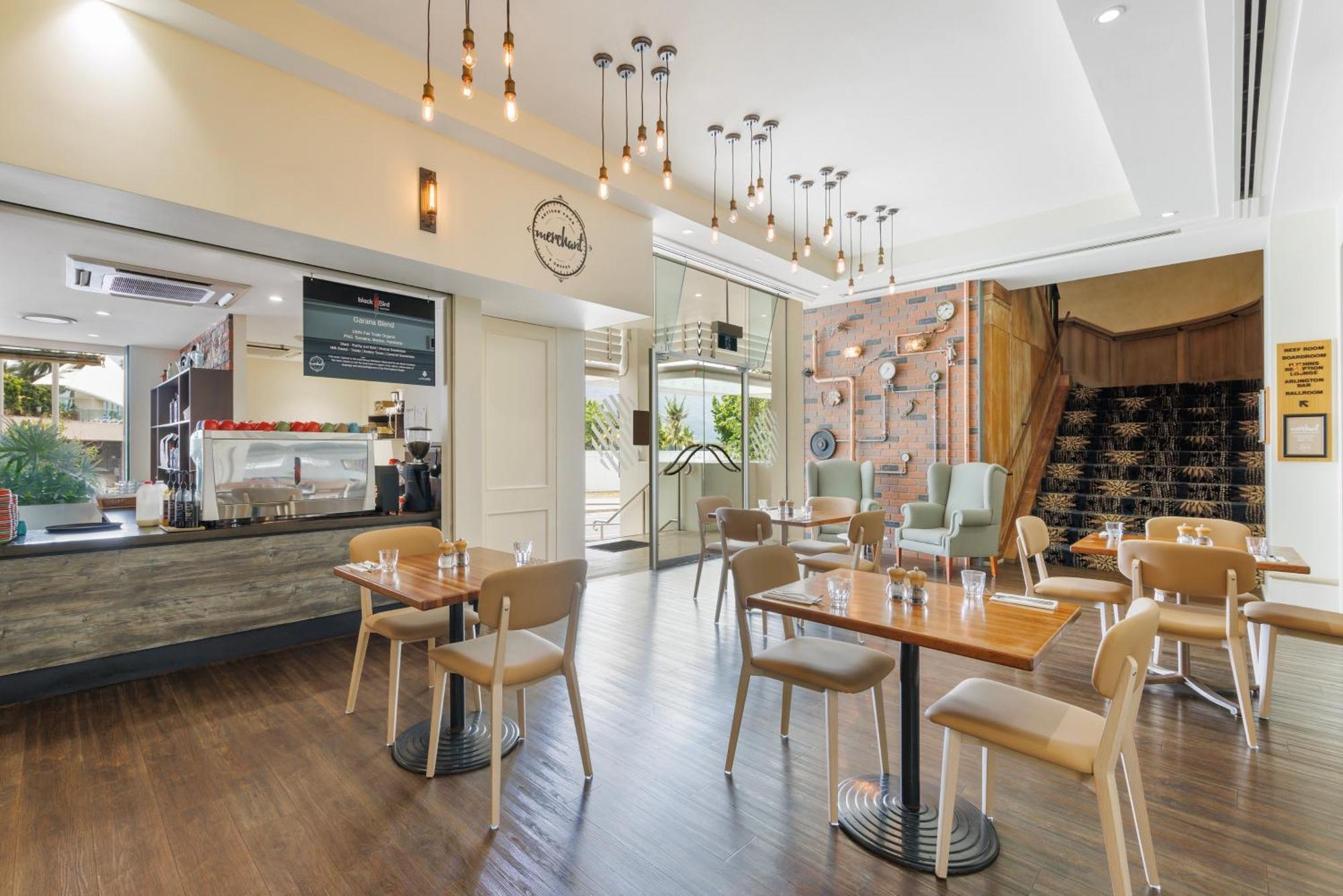พูลแมน รีฟ โฮเทล คาสิโน Hotel แคนส์ ภายนอก รูปภาพ The Café