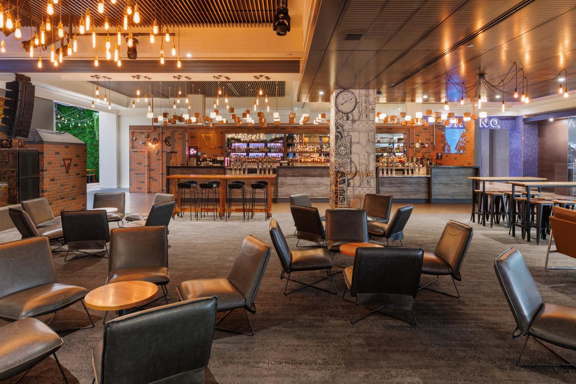 พูลแมน รีฟ โฮเทล คาสิโน Hotel แคนส์ ภายนอก รูปภาพ The lounge at the airport