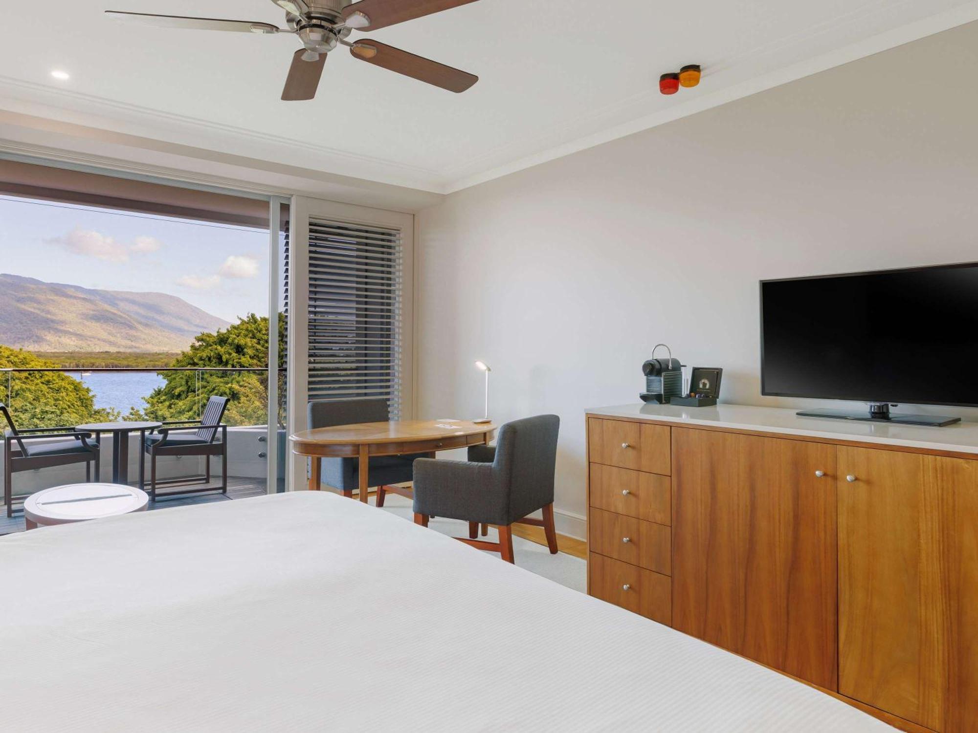 พูลแมน รีฟ โฮเทล คาสิโน Hotel แคนส์ ภายนอก รูปภาพ